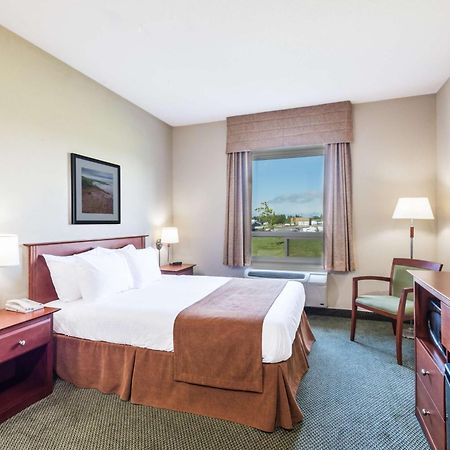 Hotel Super 8 By Wyndham Windsor Ns Esterno foto