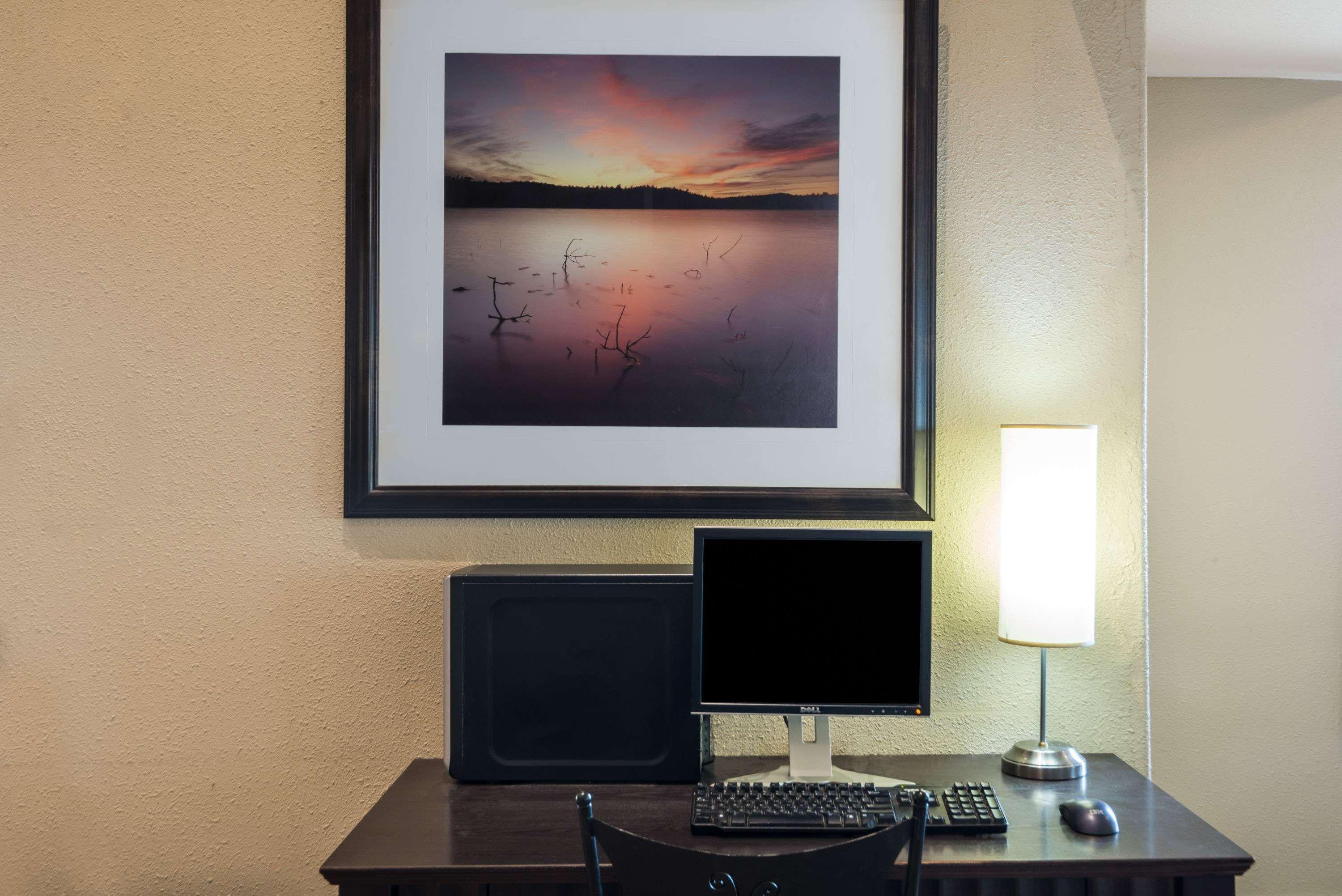 Hotel Super 8 By Wyndham Windsor Ns Esterno foto