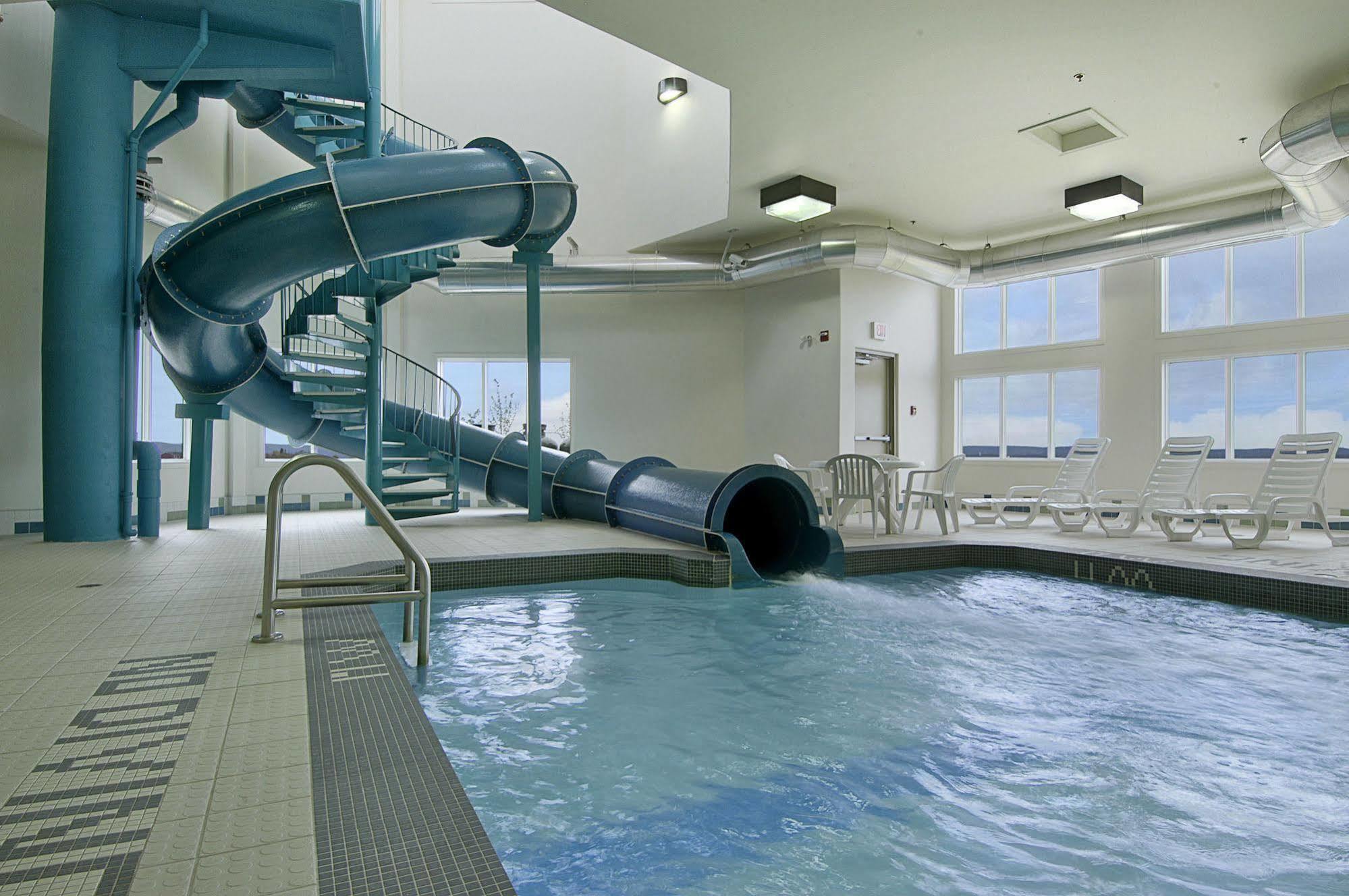 Hotel Super 8 By Wyndham Windsor Ns Esterno foto
